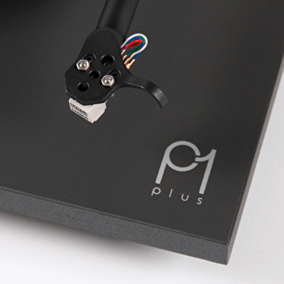 Rega Planar 1 Plus MM Siyah Pikap(Dahili Pikap Preamplifikatörlü)